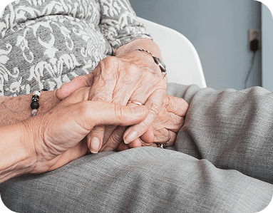 Wie Angehörige beim Pflegeumzug richtig unterstützen können